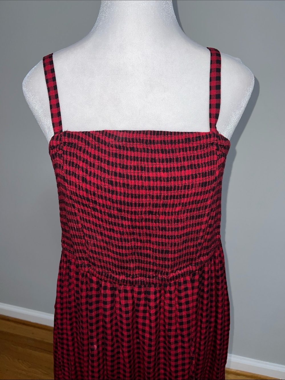 Torrid Red & Black Gingham Smocked Hankie Hem Dress W/ Pockets Size 1 / 1X - Picture 2 of 11